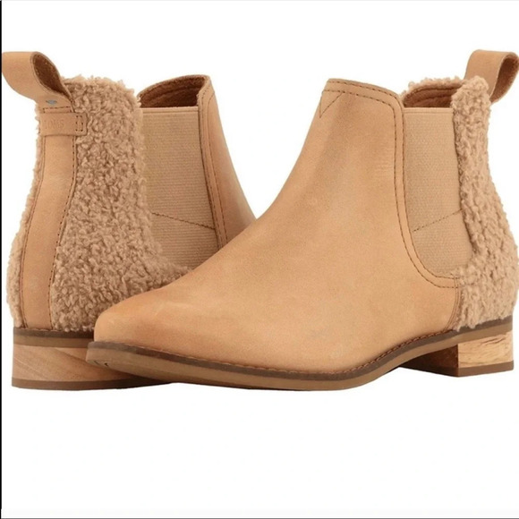 Toms Shoes - NWT / NIB Toms Ella Honey & Shearlings Booties